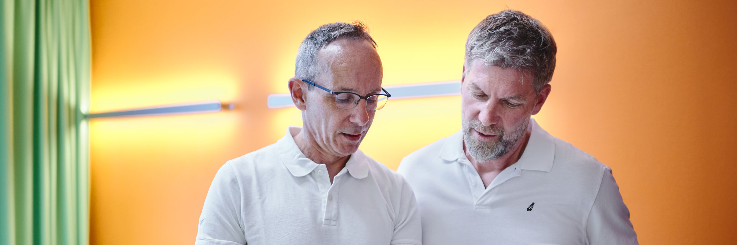 Dr. Thomas Dill im Gespräch mit Kollege Dr. Martin Löhr
