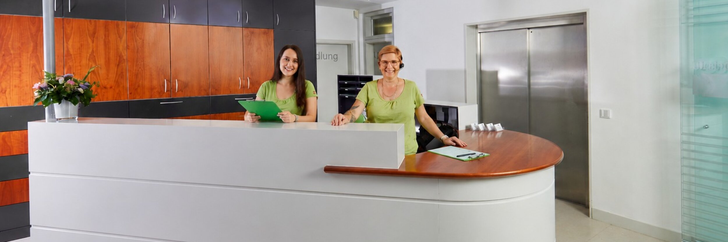 At the reception desk of the Heidelberg Prostate Therapy Clinic