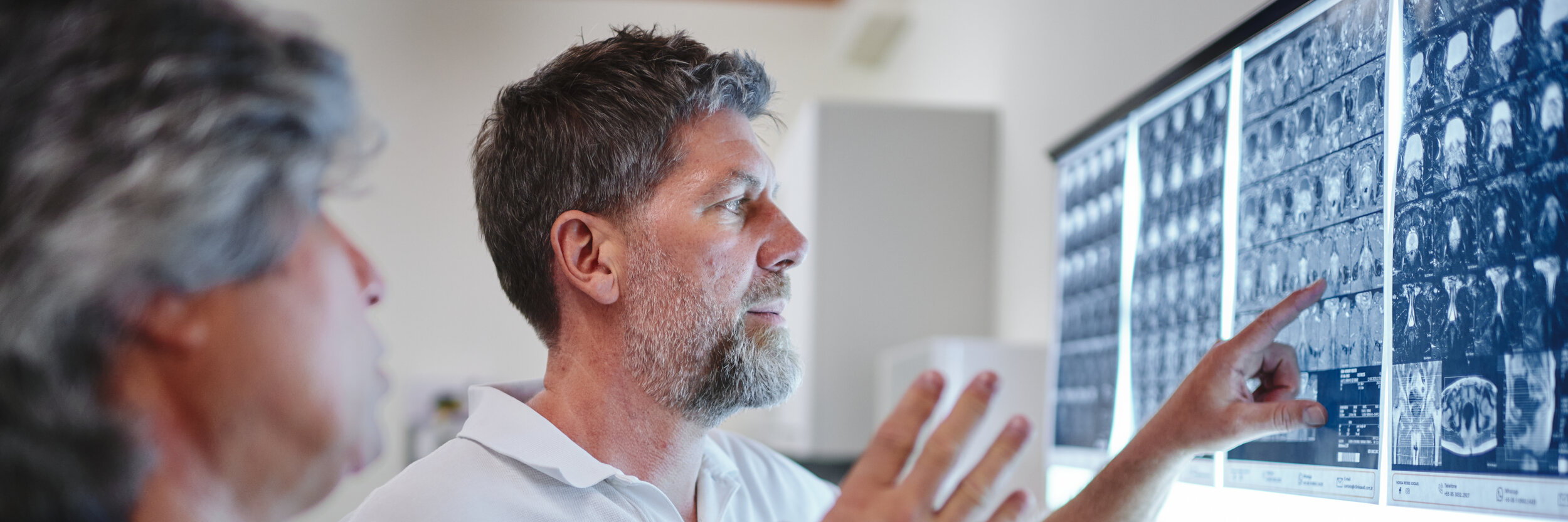 Dr. Martin Löhr im Patientengespräch
